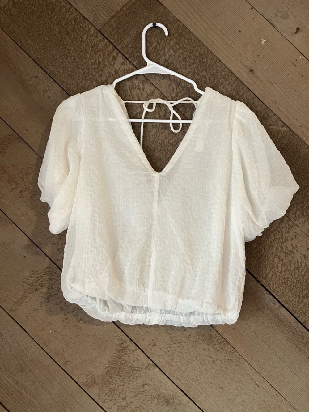 Astr The Label Bubble Sleeve White Gauze V-Neck Tie-Back Crop Top Summer Beach